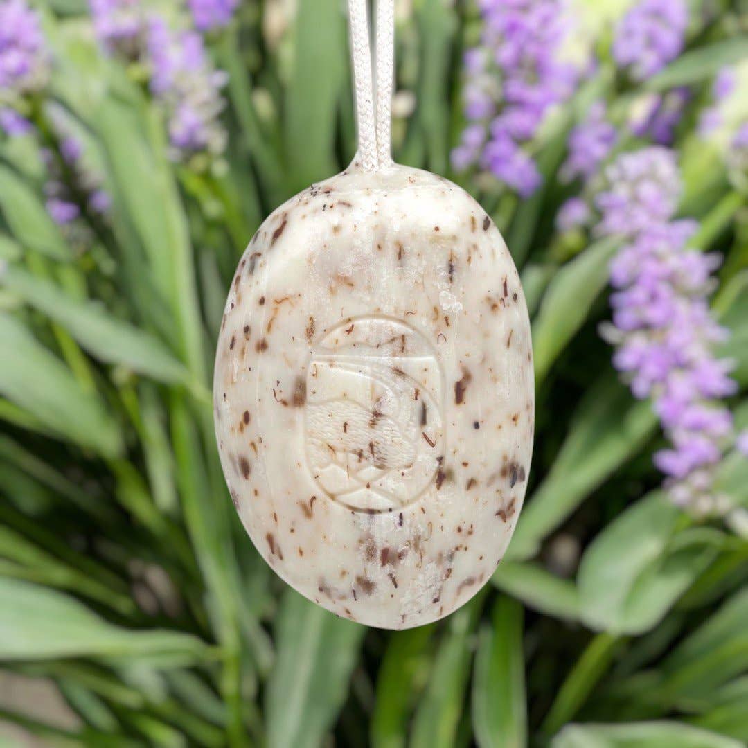 Lavendelblumen-Seife in Kieselsteinform an Baumwollschnur, 200 g