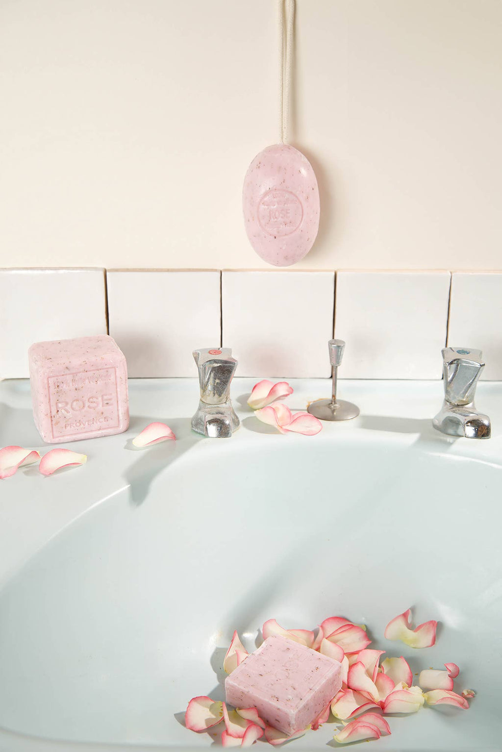 Ovale Seife an Baumwollkordel Rose 200 g