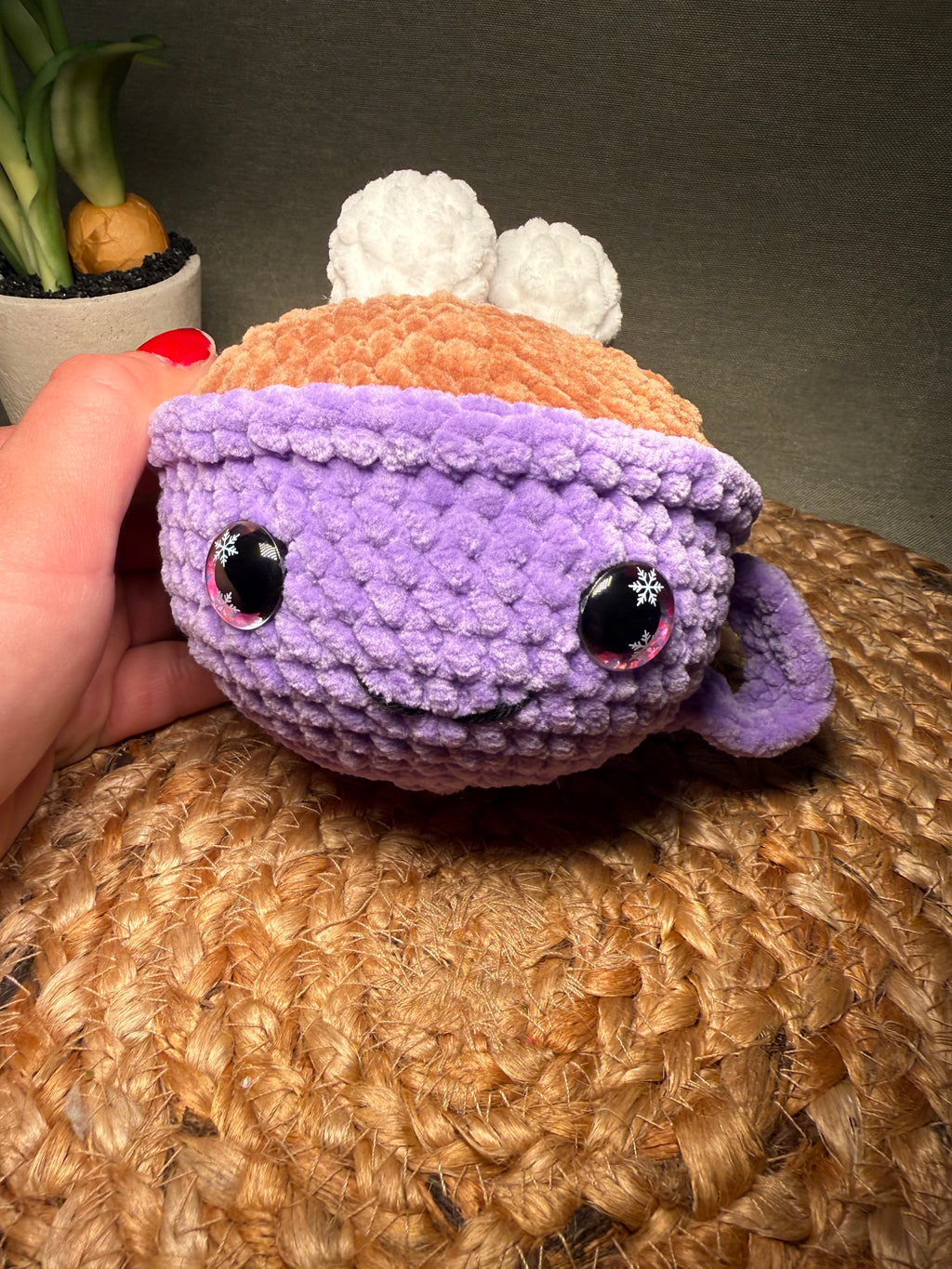 ☕💛 Lotta die Kaffeetasse – handgehäkeltes Amigurumi Kuscheltier