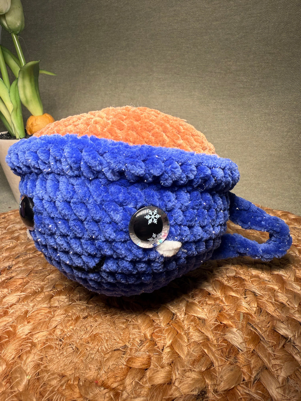 ☕💛 Lotta die Kaffeetasse – handgehäkeltes Amigurumi Kuscheltier
