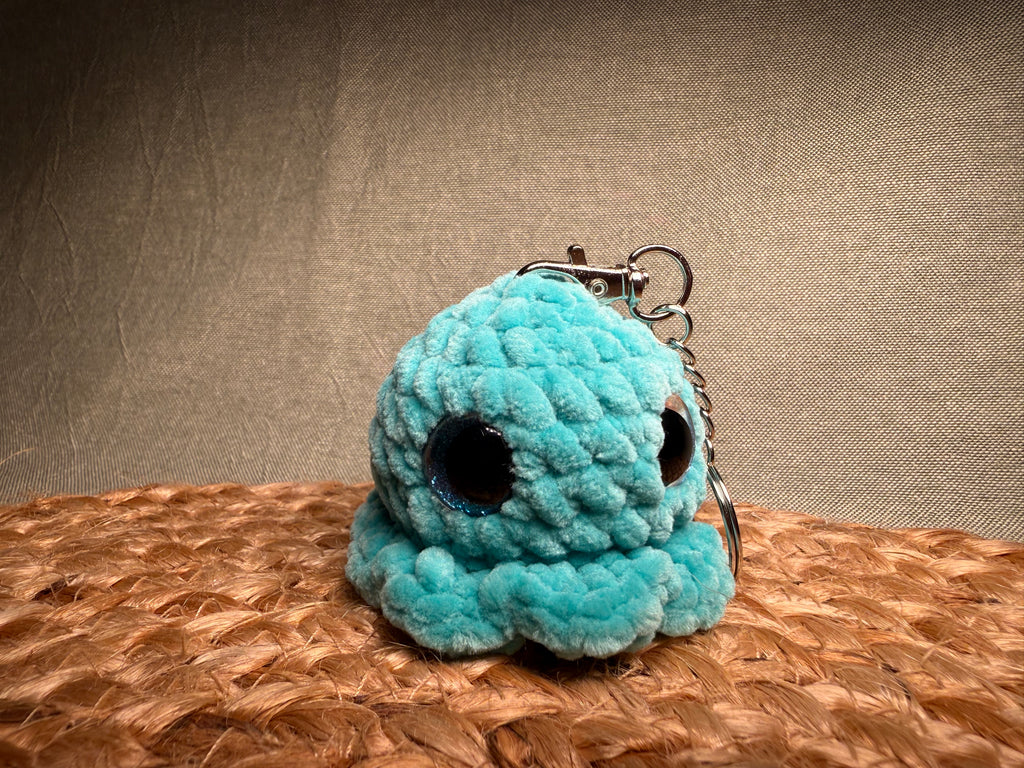 🐙💛 Olli der Oktopus – gehäkelter Amigurumi Schlüsselanhänger
