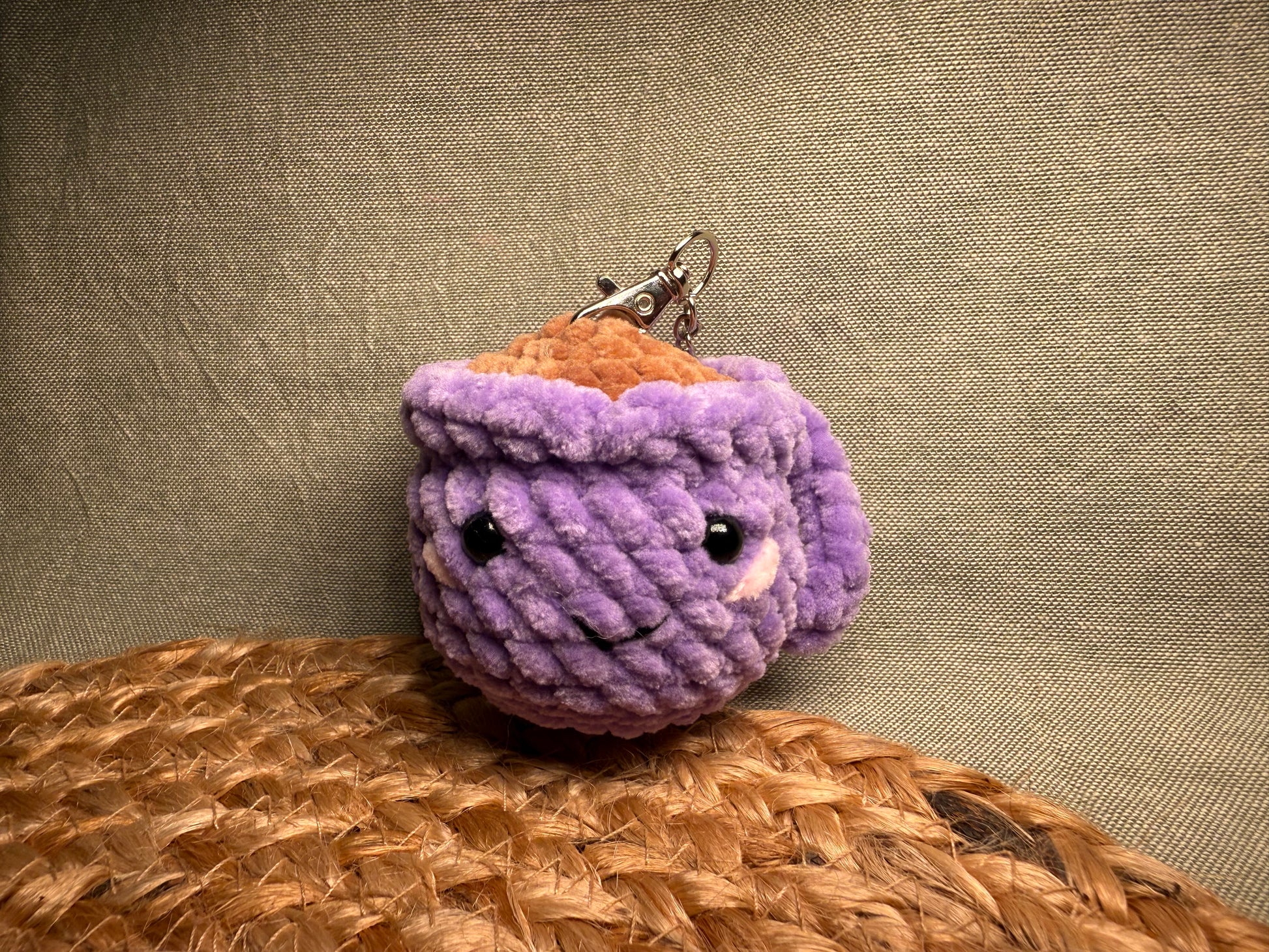 ☕💛 Lotti die Mini Kaffeetasse – gehäkelter Amigurumi Schlüsselanhänger