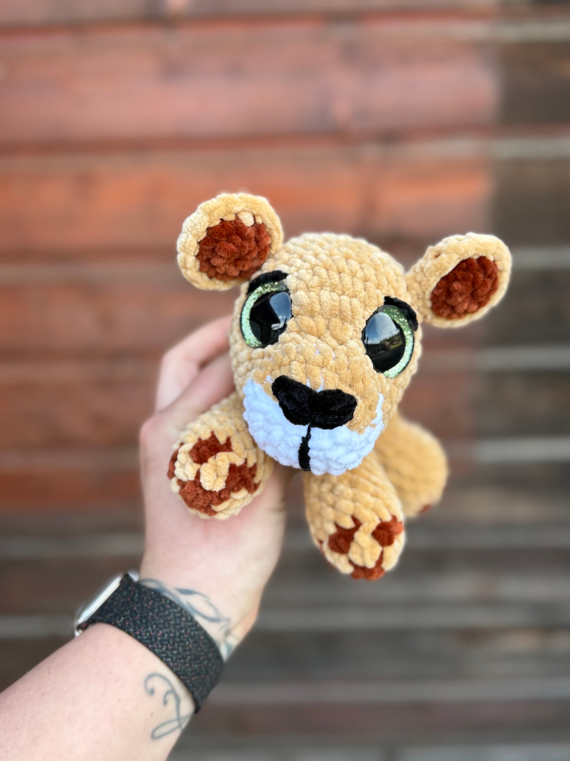 🦁💛 Nala die Löwin – handgehäkeltes Amigurumi Kuscheltier (ca. 21 cm lang)