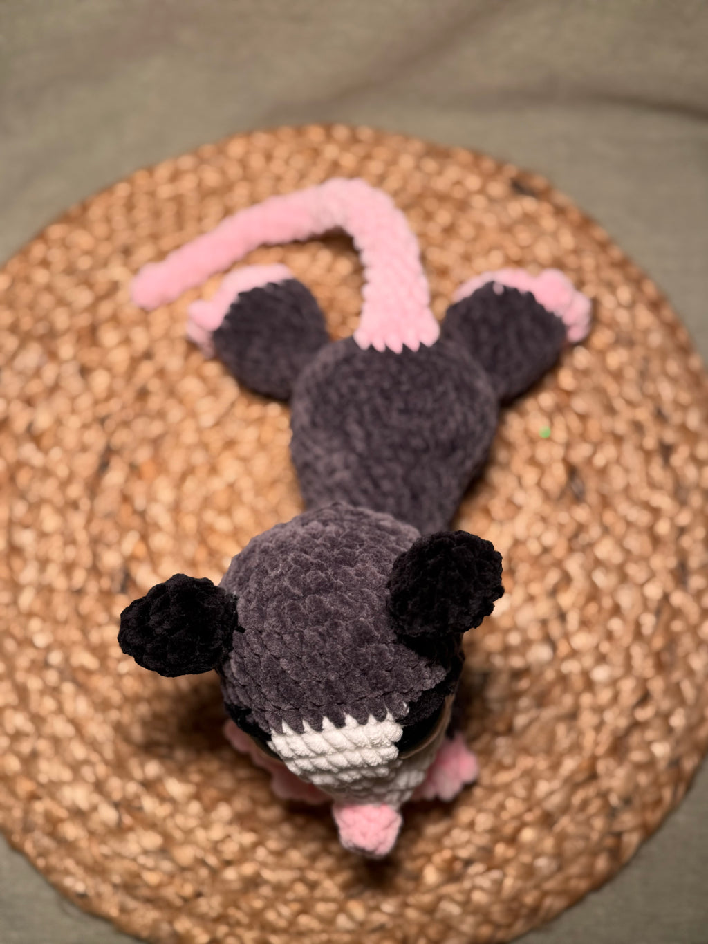 Gehäkeltes Opossum 22 cm – Handgemachtes Amigurumi Unikat