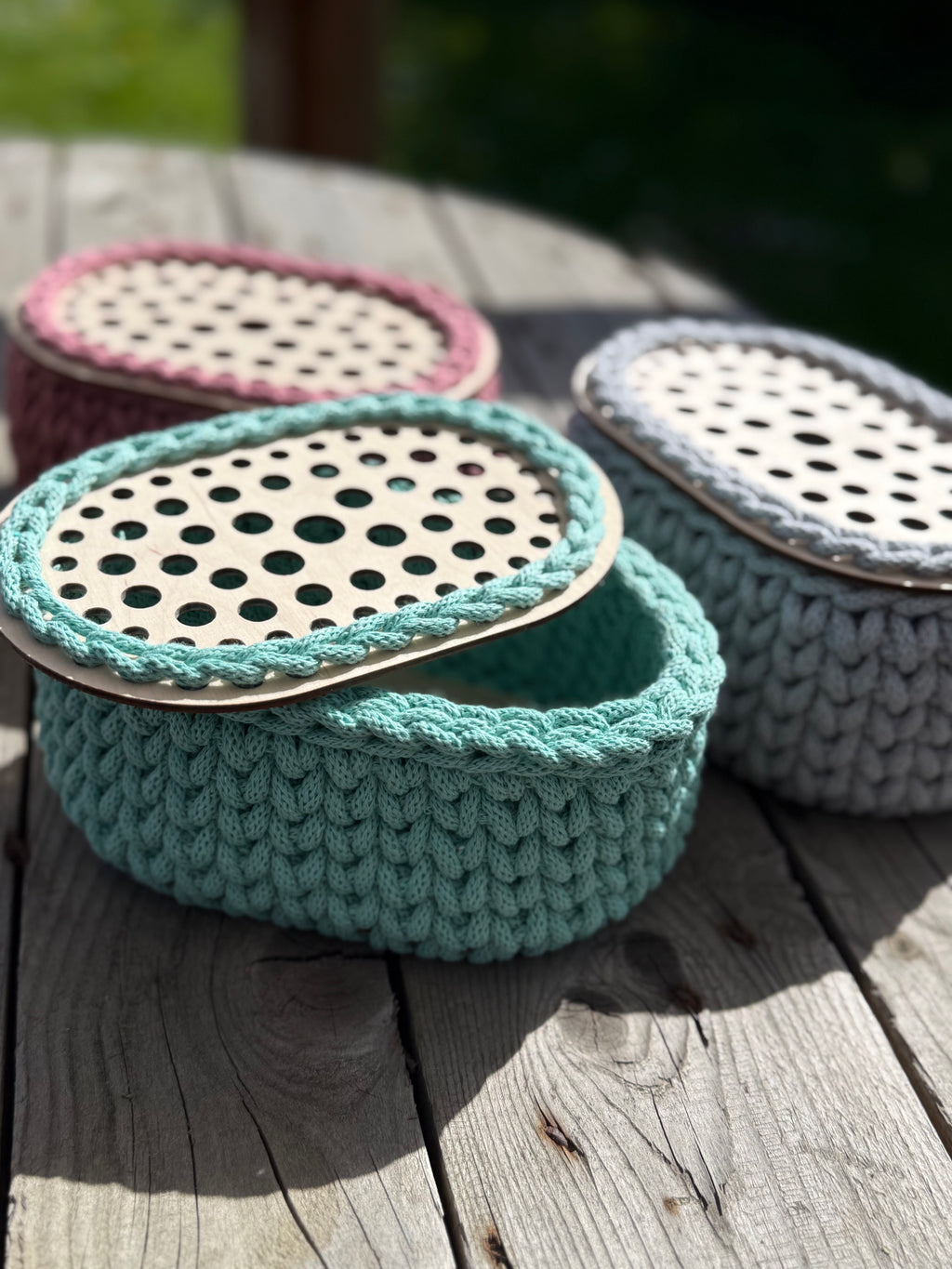 🧶 Gehäkelte Körbe für Häkelnadeln – stilvolle Aufbewahrung mit Holz-Elementen 🌙🧺