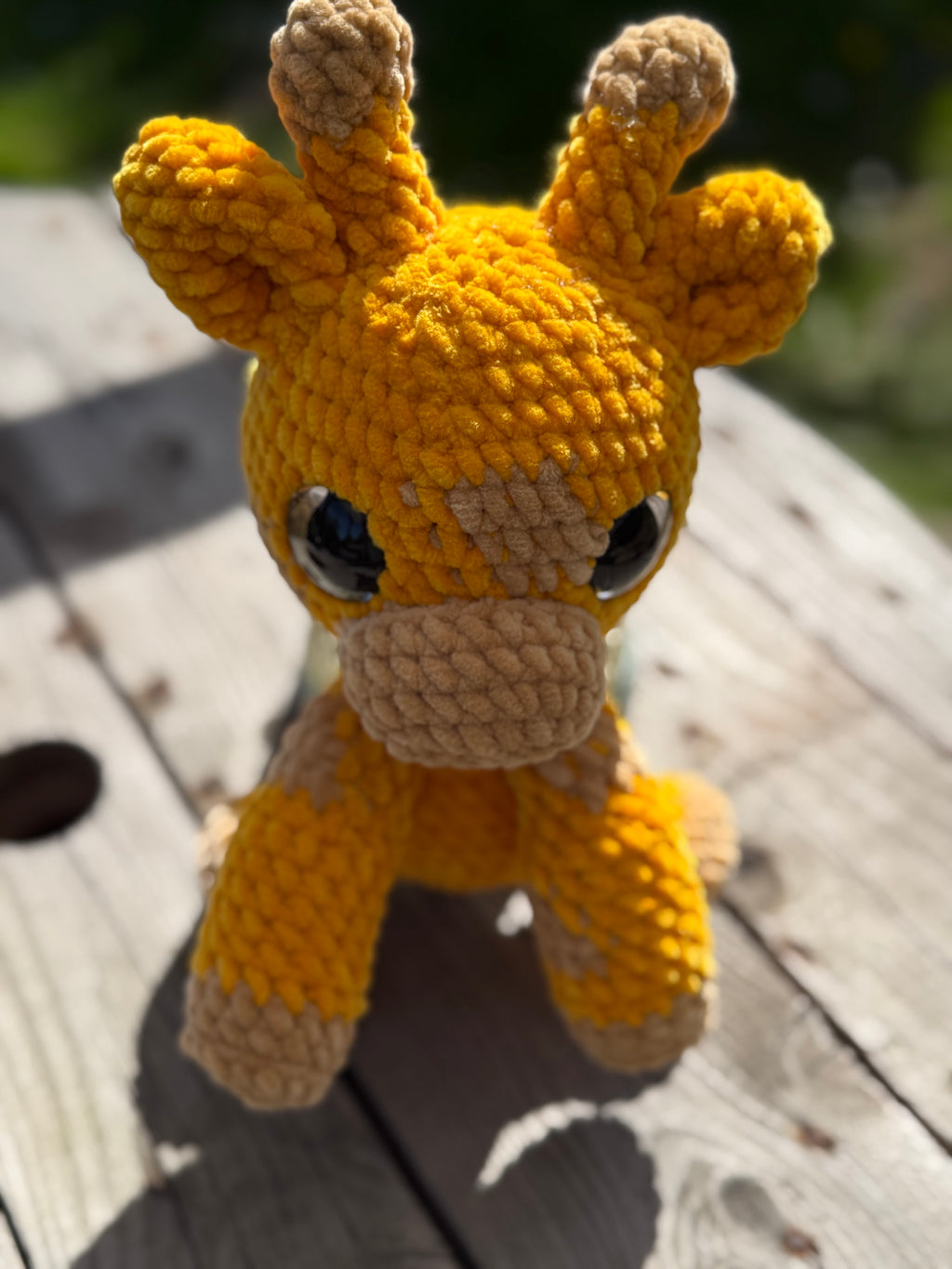 🦒 Gehäkelte Giraffe aus Chenille – handgemachtes Kuscheltier &Geschenkidee (26 cm)