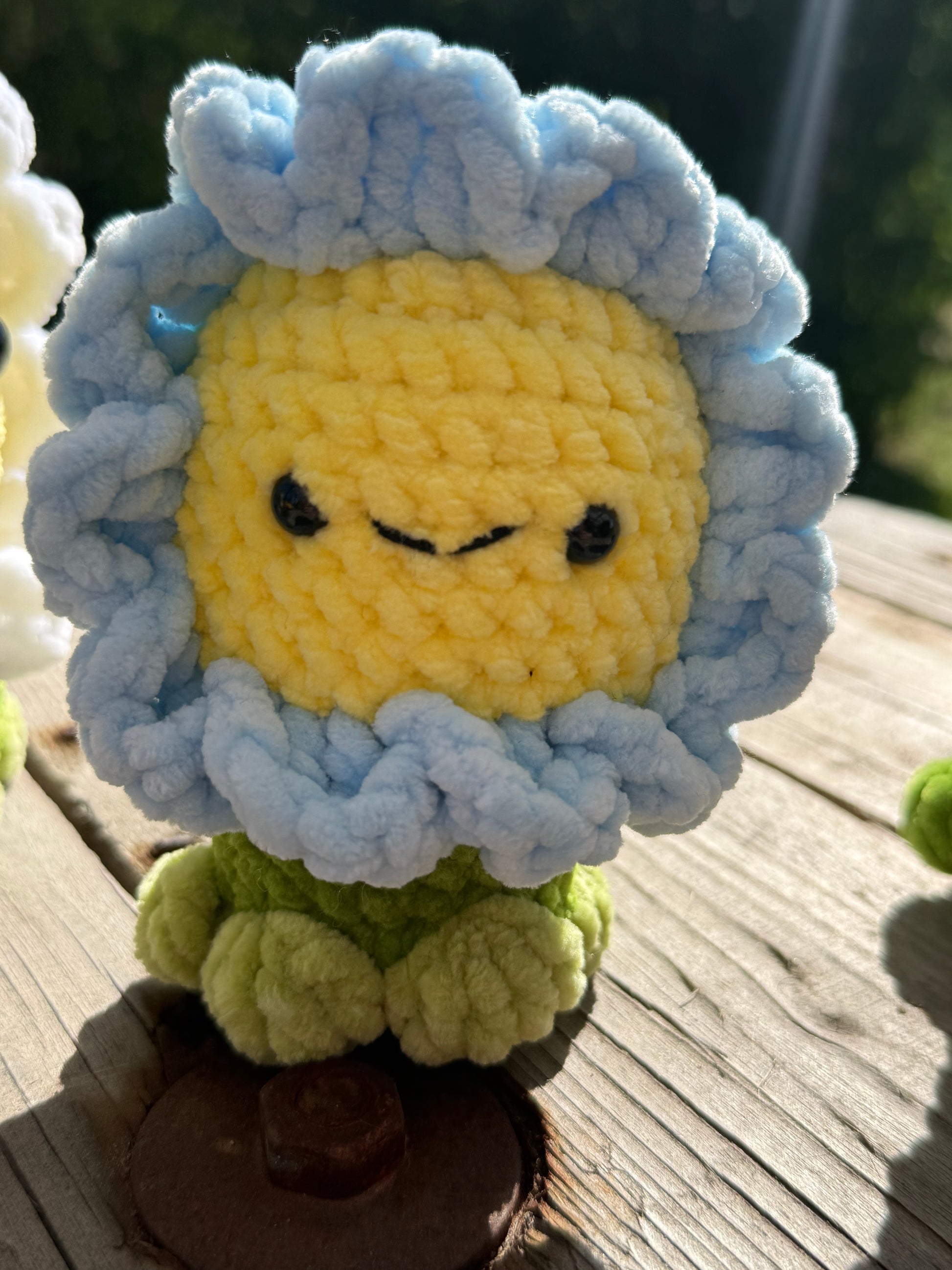 🌸 Gehäkelte Blumen aus Chenille – weich, dekorativ &amp; handgemach