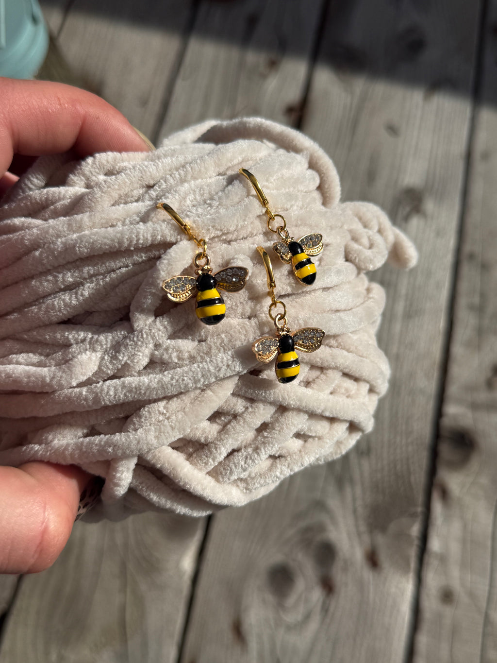 🧶 Maschenmarkierer mit liebevollen Motiven – Biene