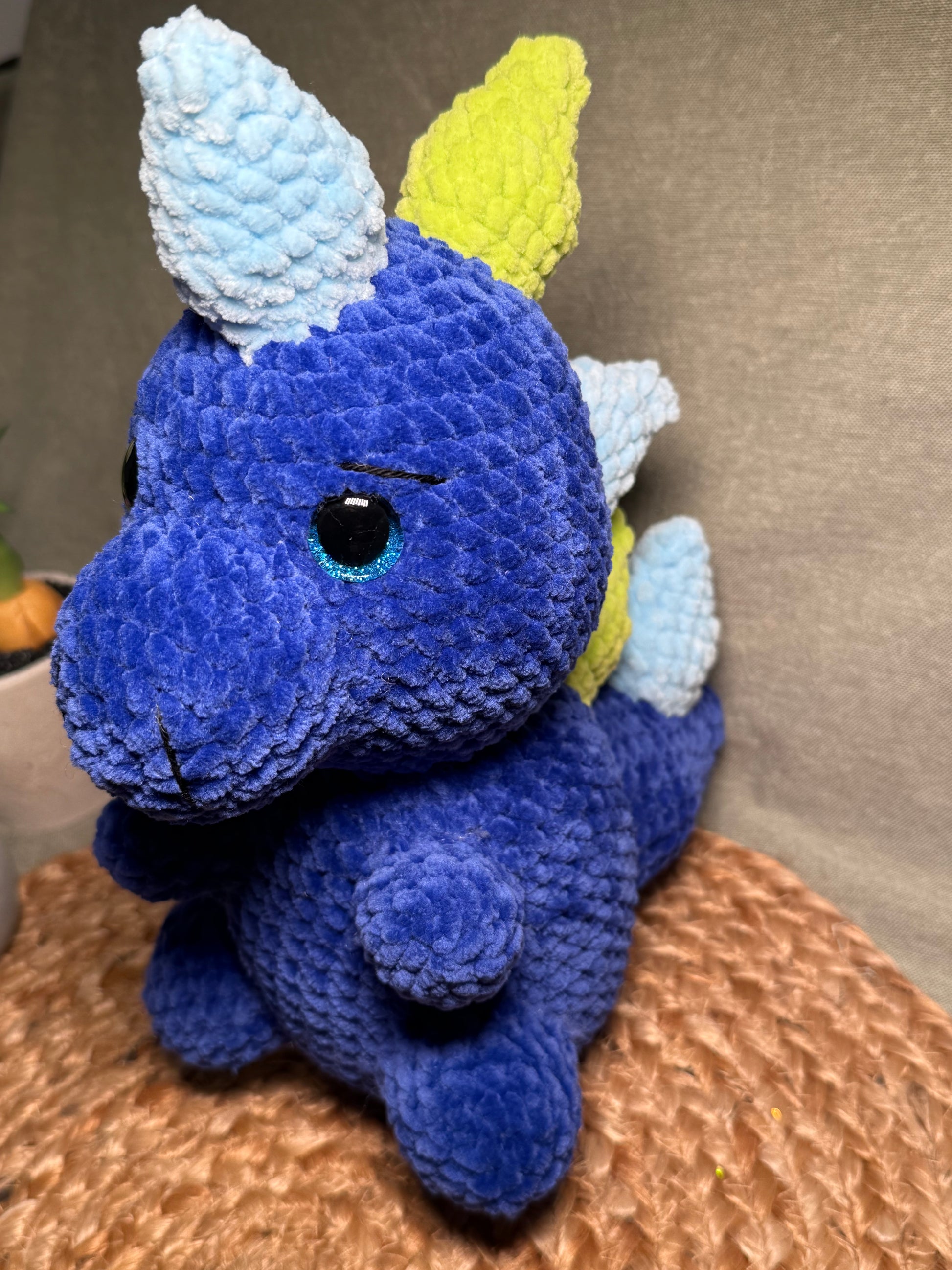 Amigurumi Dino „Grisu und Rosalie“ | Handgemacht aus Chenille-Wolle | Zertifiziert
