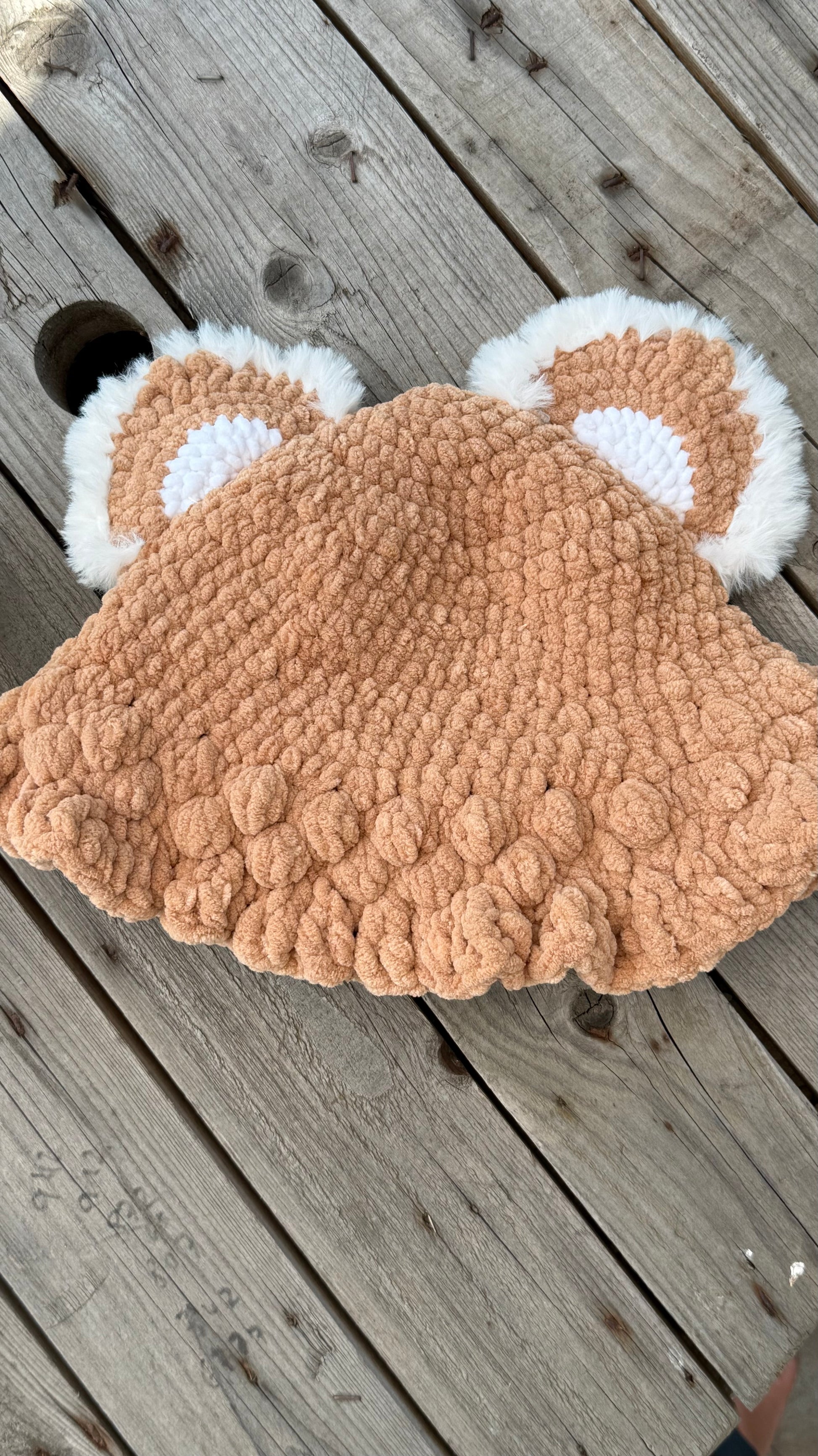 Teddy-Mütze gehäkelt – Chenille mit Bärenohren