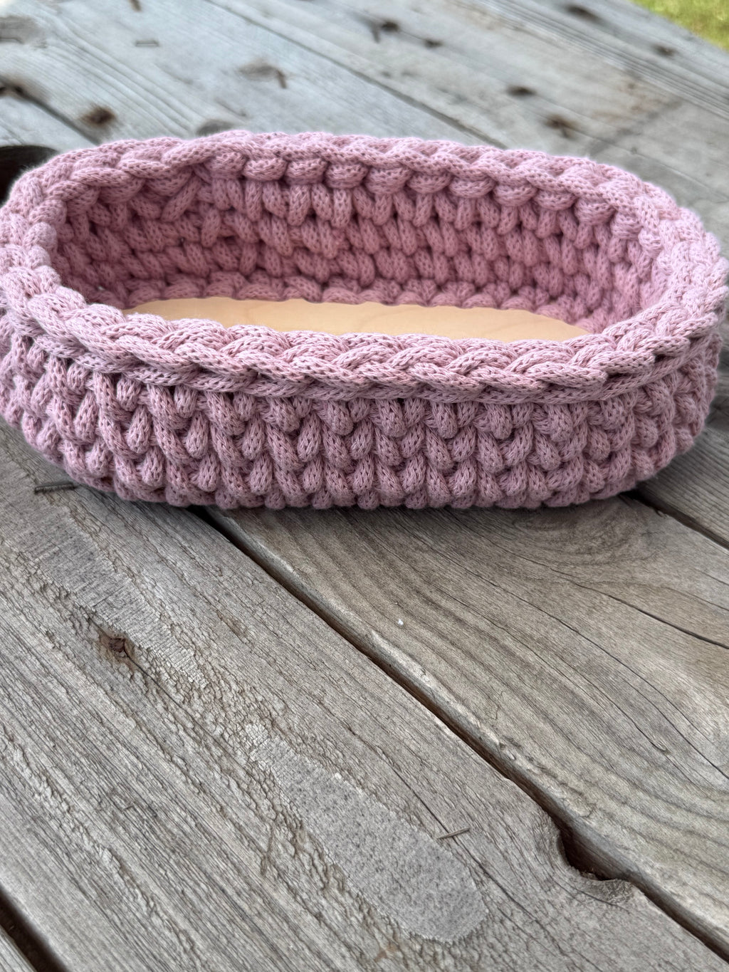 Ovaler Korb mit Holzboden – Strickstrich-Muster, Dusty Rose
