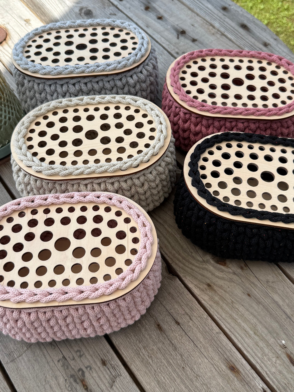🧶 Gehäkelte Körbe für Häkelnadeln – stilvolle Aufbewahrung mit Holz-Elementen 🌙🧺