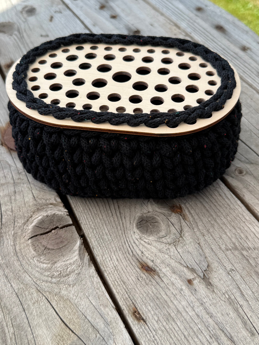 🧶 Gehäkelte Körbe für Häkelnadeln – stilvolle Aufbewahrung mit Holz-Elementen 🌙🧺