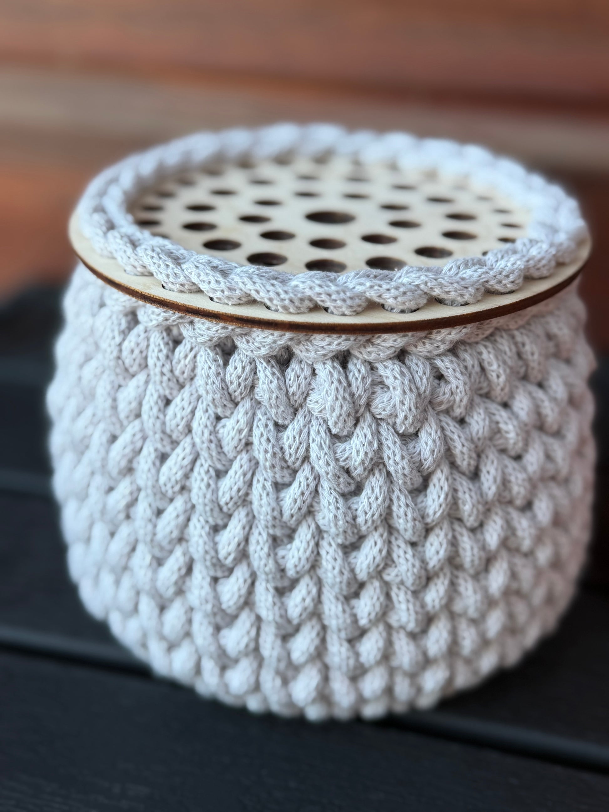 🧶 Gehäkelte Körbe für Häkelnadeln – stilvolle Aufbewahrung mit Holz-Elementen 🌙🧺