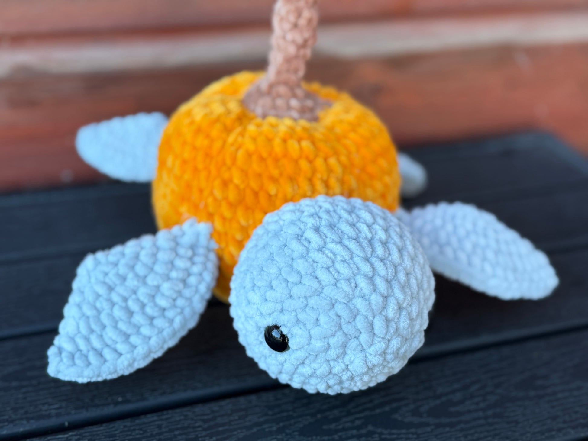 🧶 Gehäkelte Schildkröte mit Kürbis-Körper – Handgemachtes Amigurumi Kuscheltier 🍂🐢