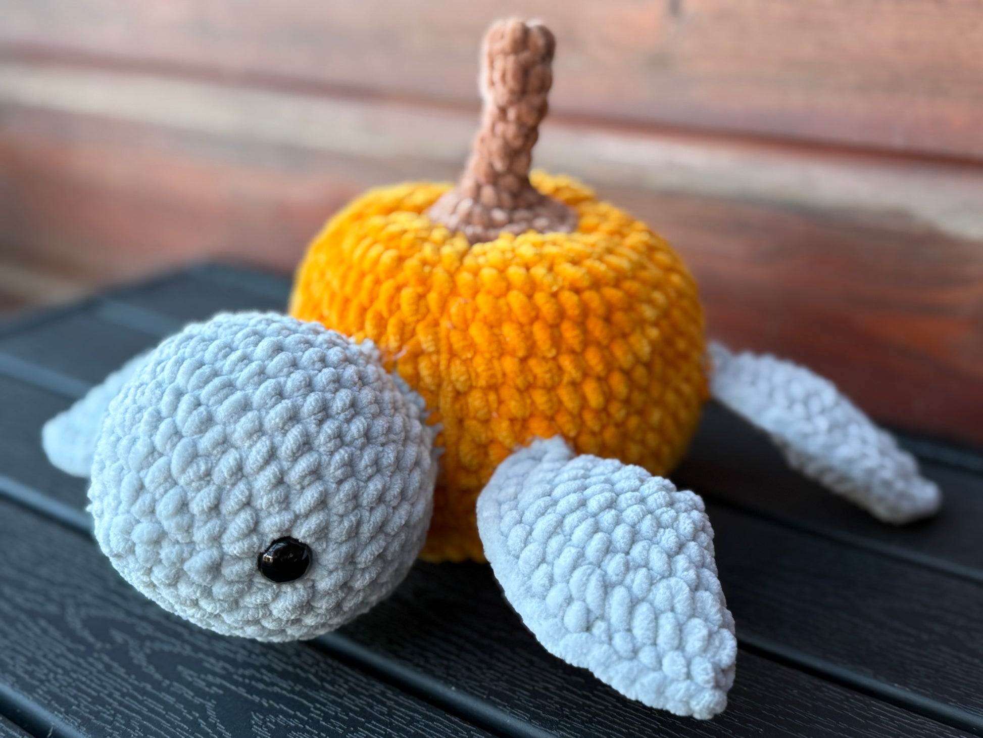 🧶 Gehäkelte Schildkröte mit Kürbis-Körper – Handgemachtes Amigurumi Kuscheltier 🍂🐢
