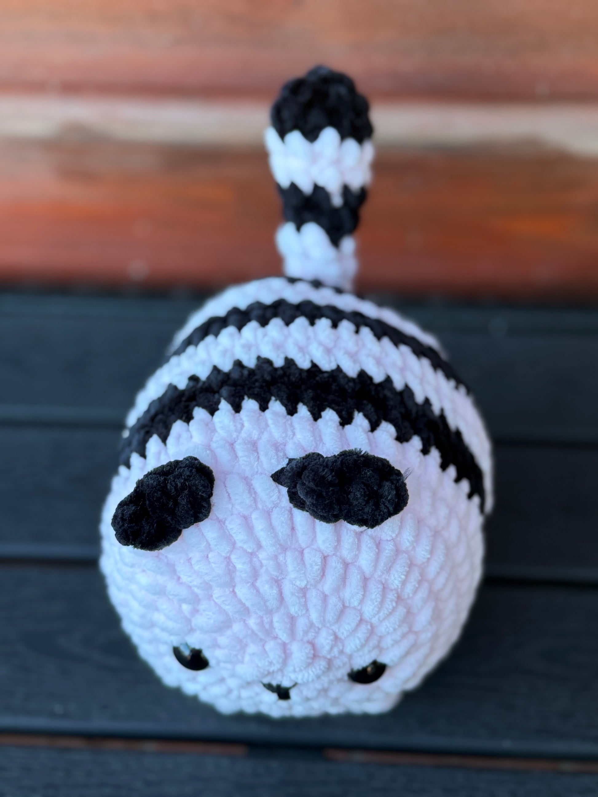 🐾 Gehäkelte Katze – Handgemachtes Amigurumi in Schwarz &amp; Babyrosa 💕