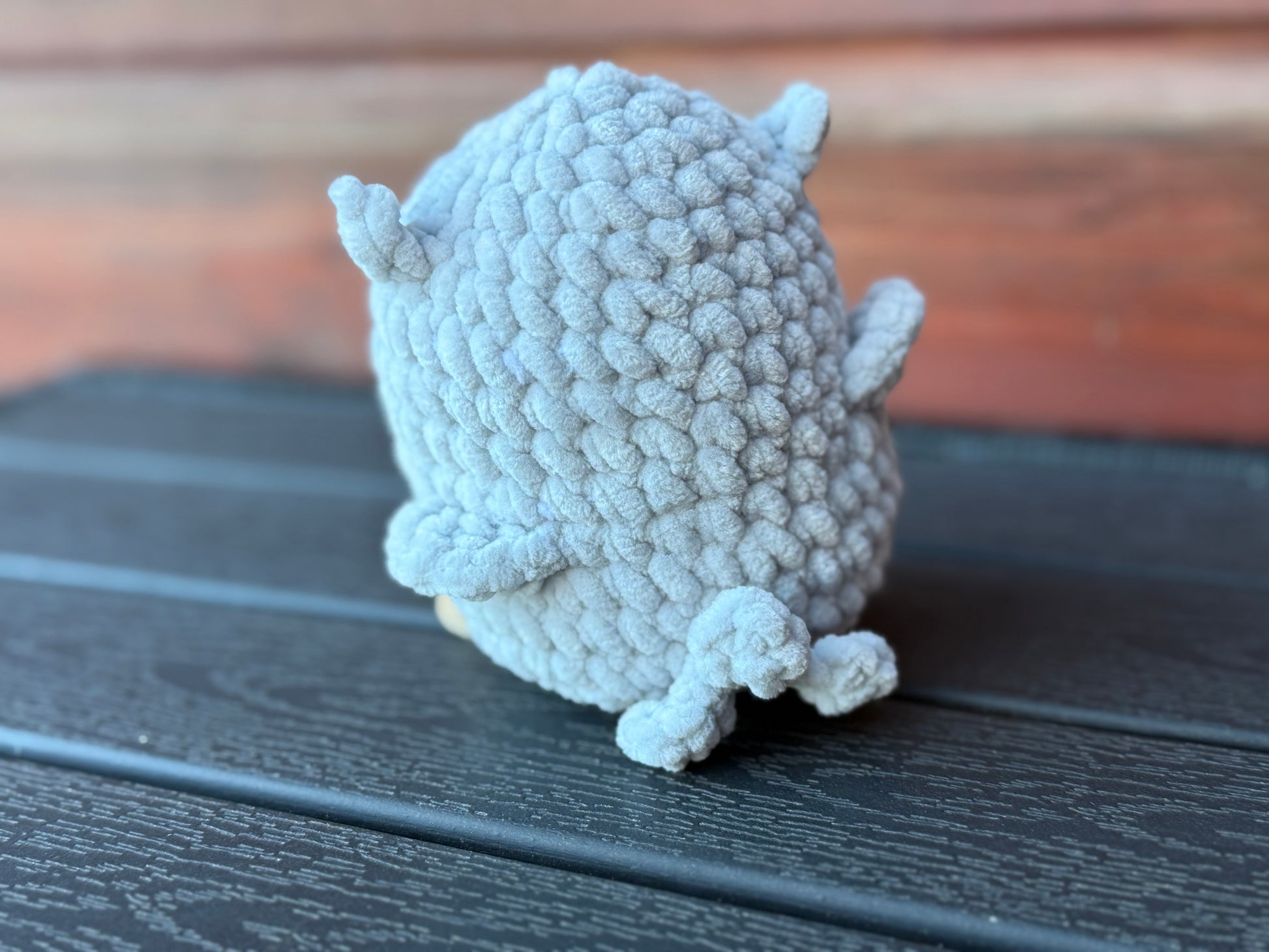 🦉 Gehäkelte Eule „Waddles“ – Handgemachtes Amigurumi in Hellgrau &amp; Orange 🤍🧶