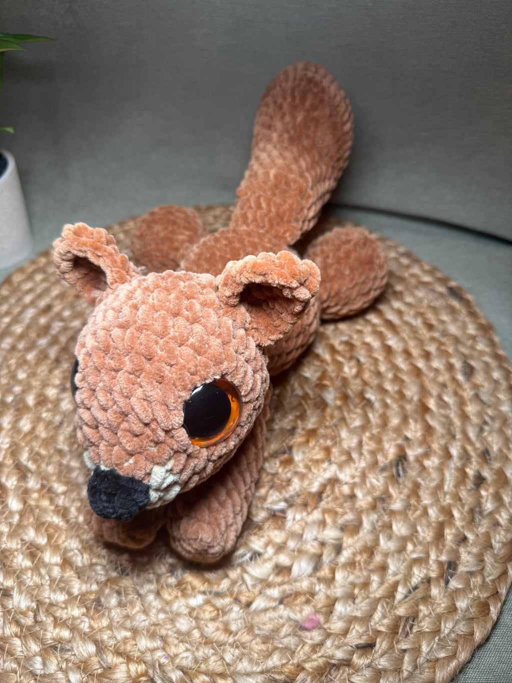 🐿️ Nuss das Eichhörnchen – handgehäkeltes Amigurumi Kuscheltier (ca. 32 cm)