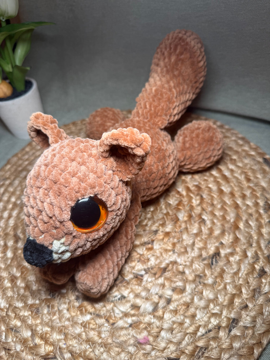 🐿️ Nuss das Eichhörnchen – handgehäkeltes Amigurumi Kuscheltier (ca. 32 cm)
