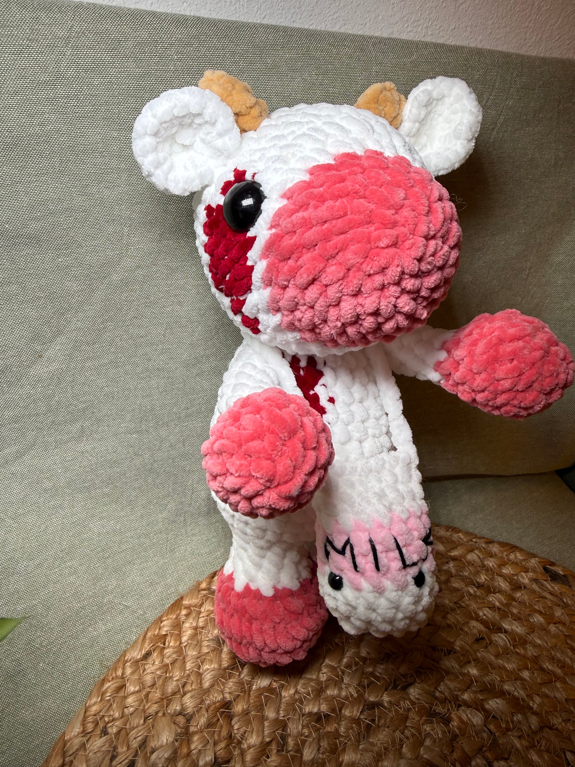 Gehäkelte Kuh Amigurumi mit Milchtüte – Handmade