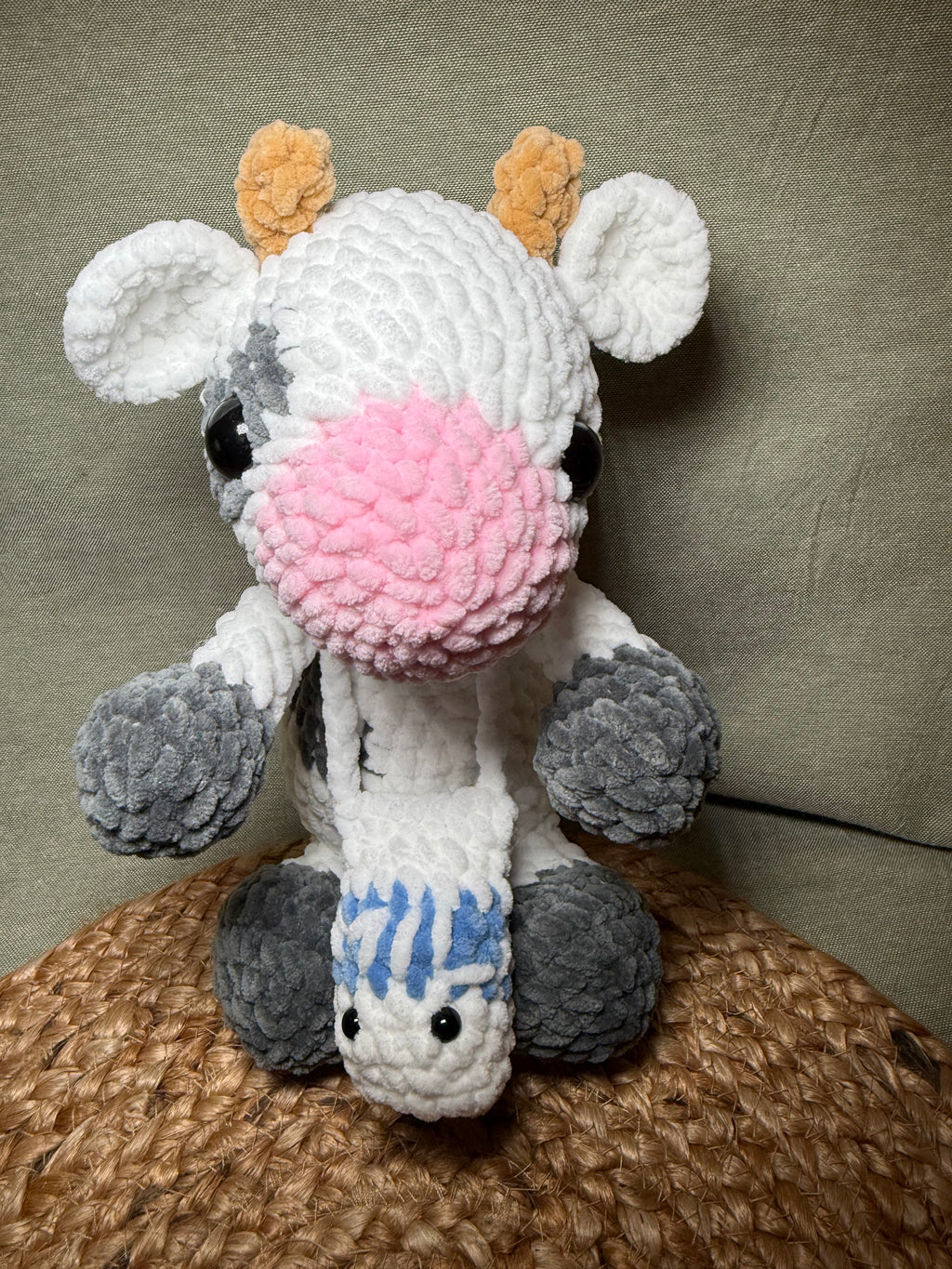 Gehäkelte Kuh Amigurumi mit Milchtüte – Handmade