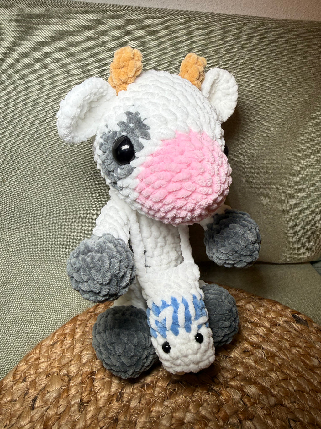 Gehäkelte Kuh Amigurumi mit Milchtüte – Handmade