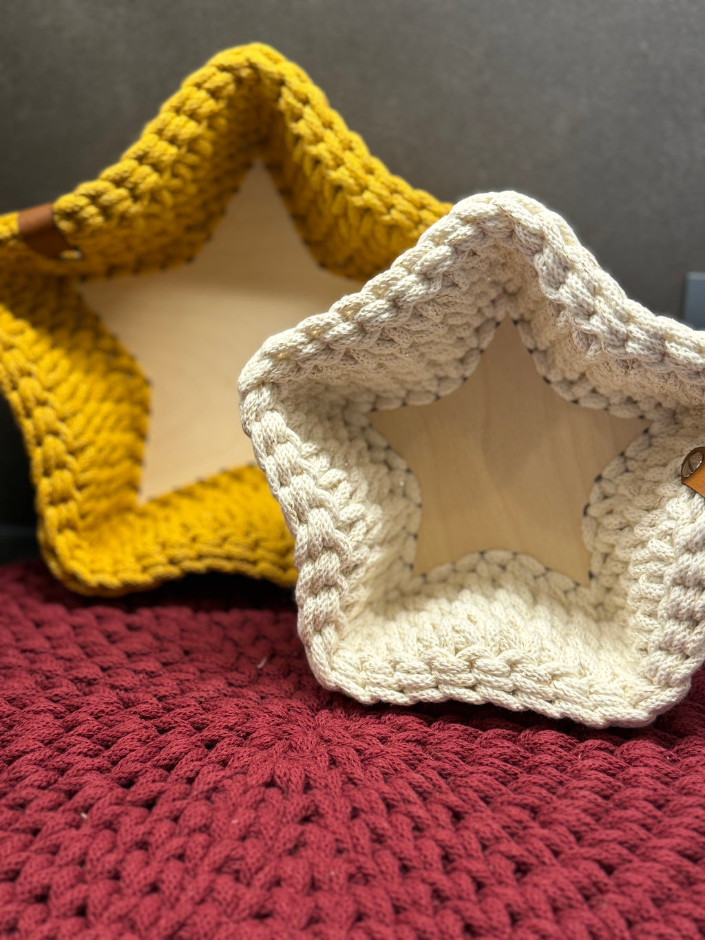 Handgehäkelter Stern-Korb mit Holzboden – aus 5 mm Bobbiny-Garn, verschiedene Farben &amp; Größen