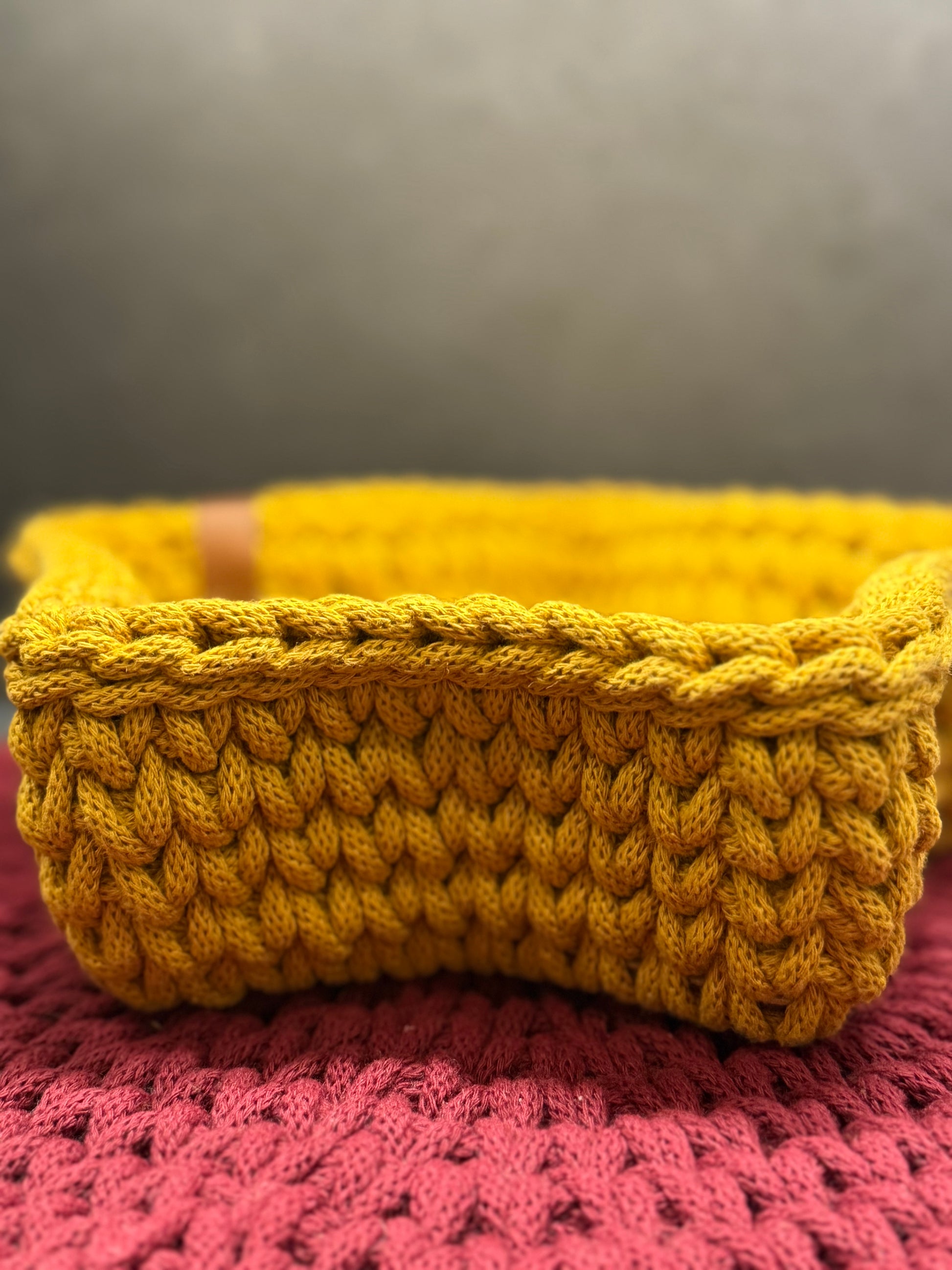 Handgehäkelter Stern-Korb mit Holzboden – aus 5 mm Bobbiny-Garn, verschiedene Farben &amp; Größen