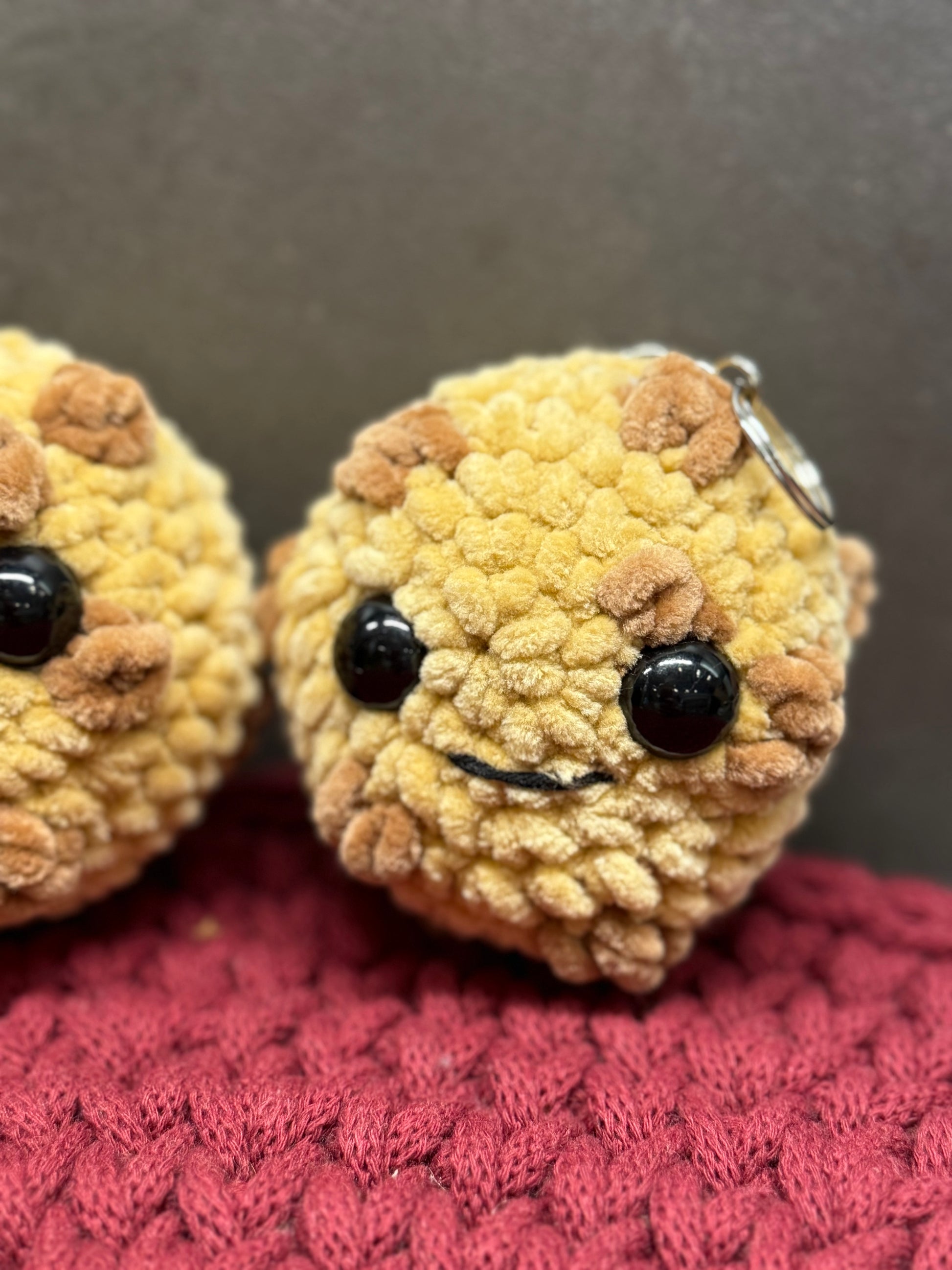 Amigurumi Cookie Schlüsselanhänger – handgehäkelt, ca. 8,5 cm