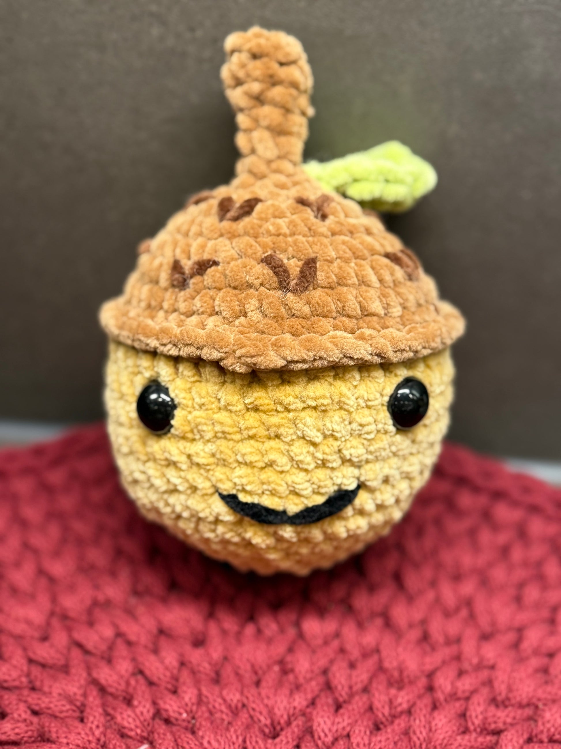 Amigurumi Eichel – handgehäkelt, ca. 16 cm