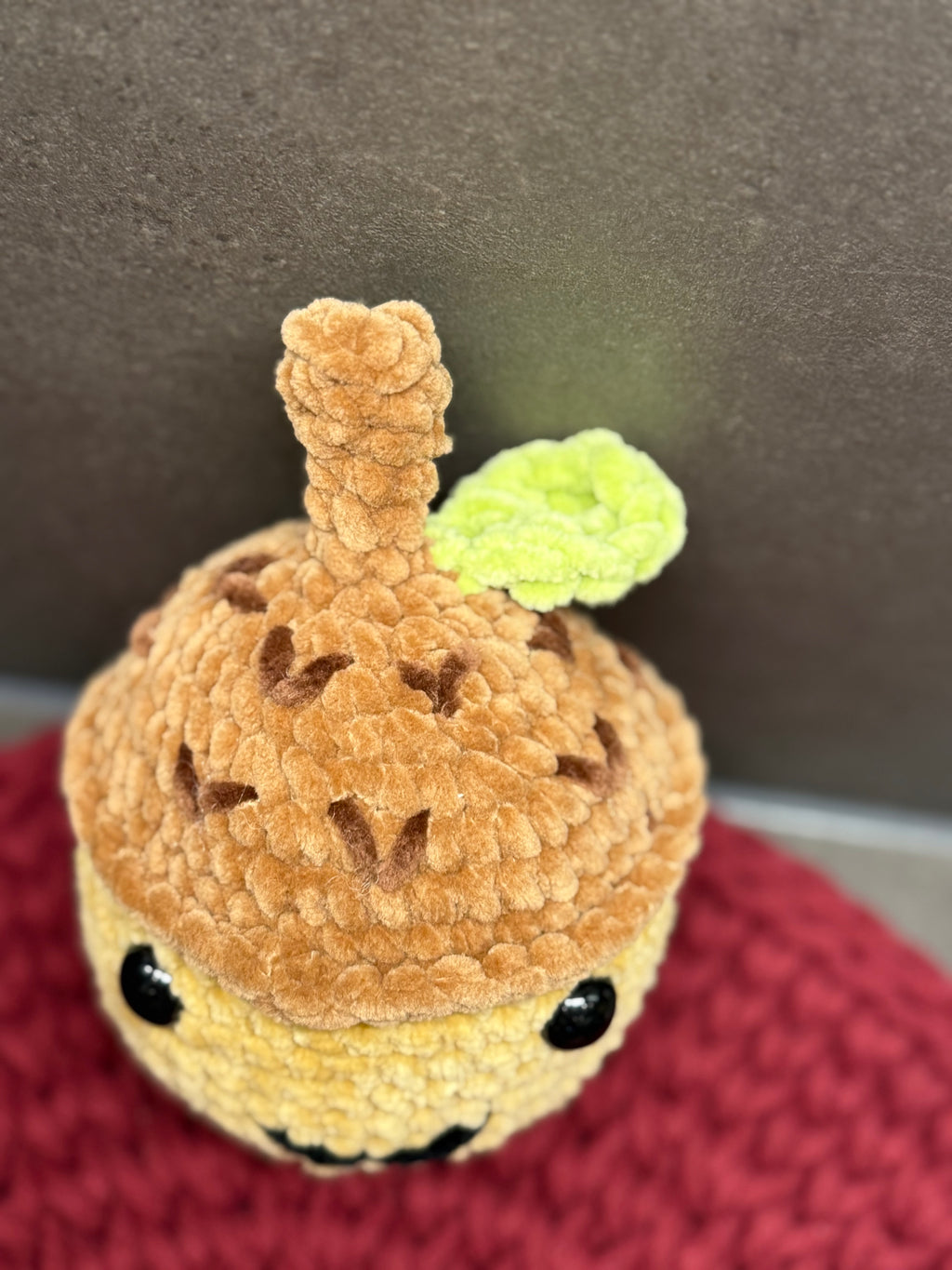 Amigurumi Eichel – handgehäkelt, ca. 16 cm