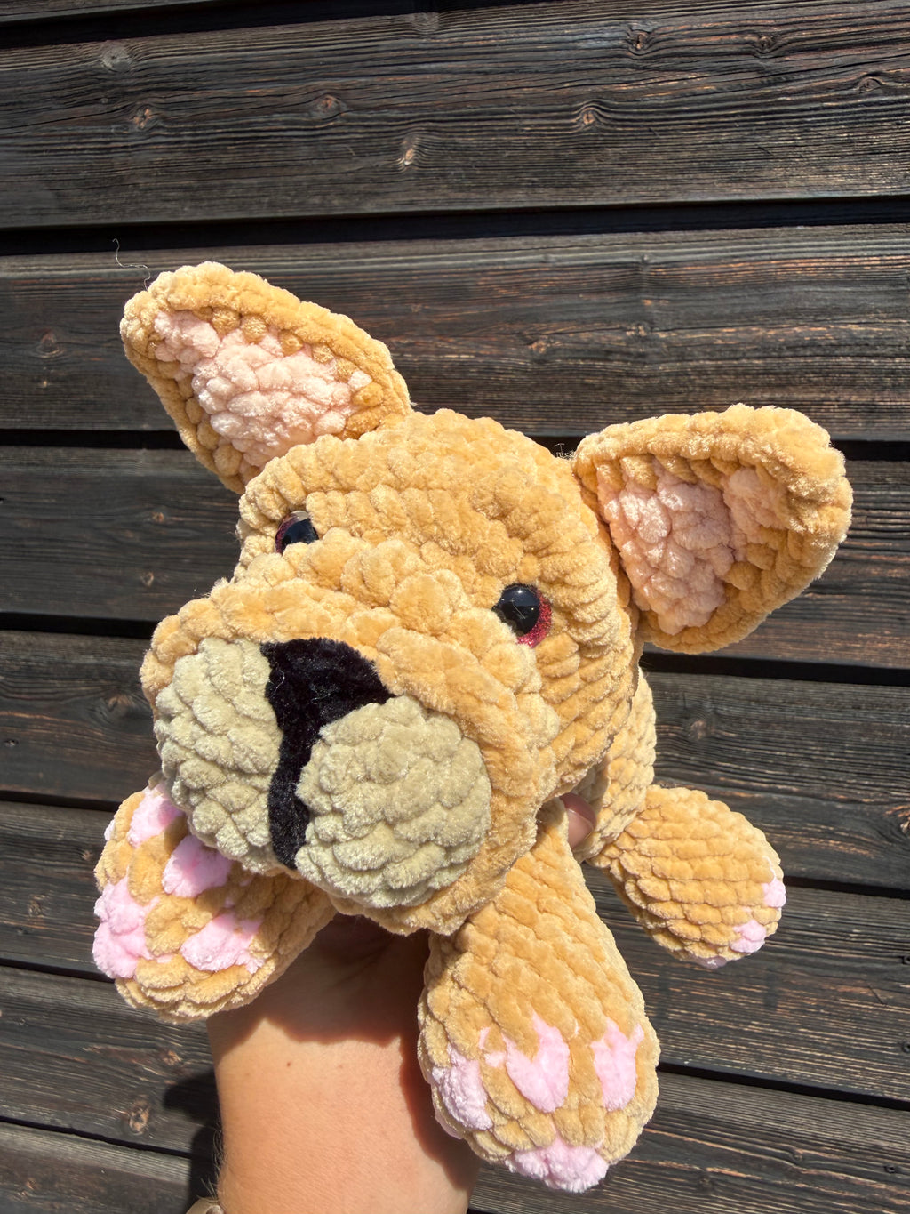 Gehäkelte Amigurumi Französische Bulldogge – Beige mit Dunkelbeiger Schnüte