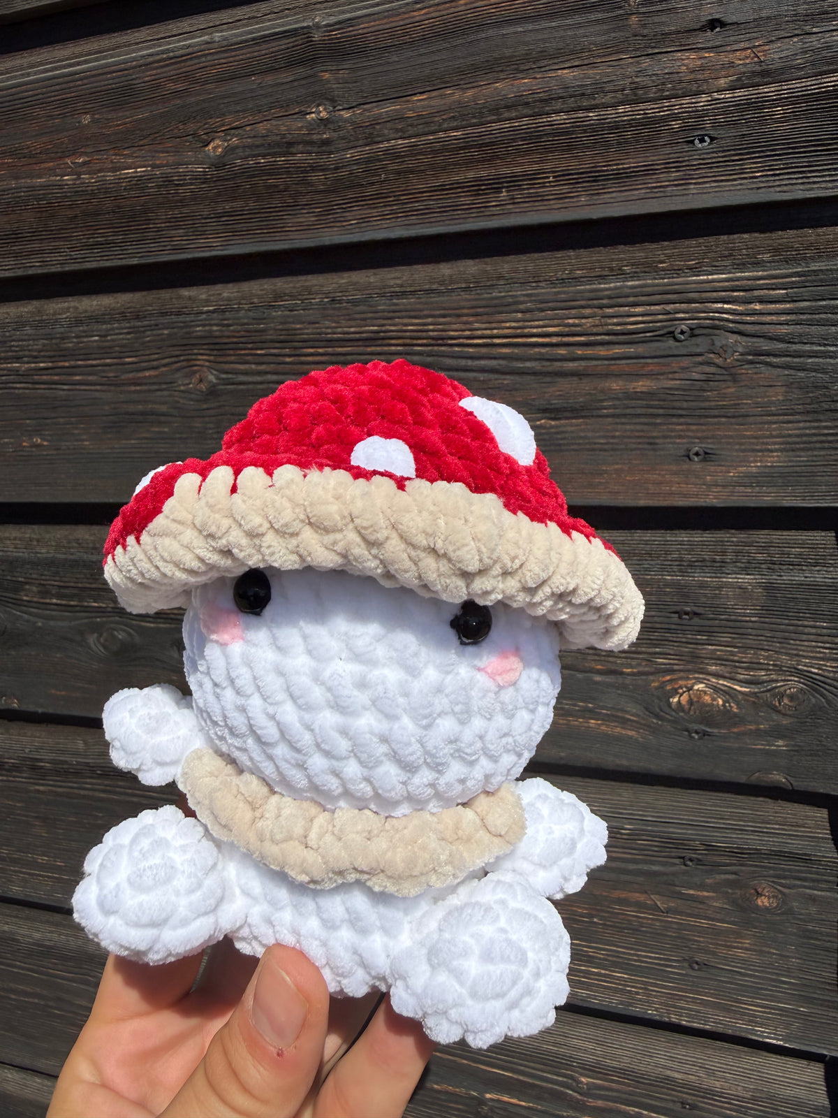 Gehäkelter Amigurumi Fliegenpilz – Weiß & Rot