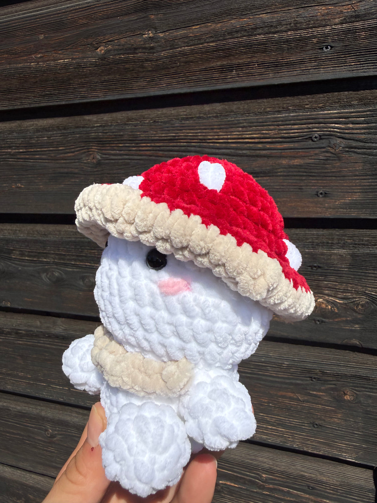 Gehäkelter Amigurumi Fliegenpilz – Weiß & Rot