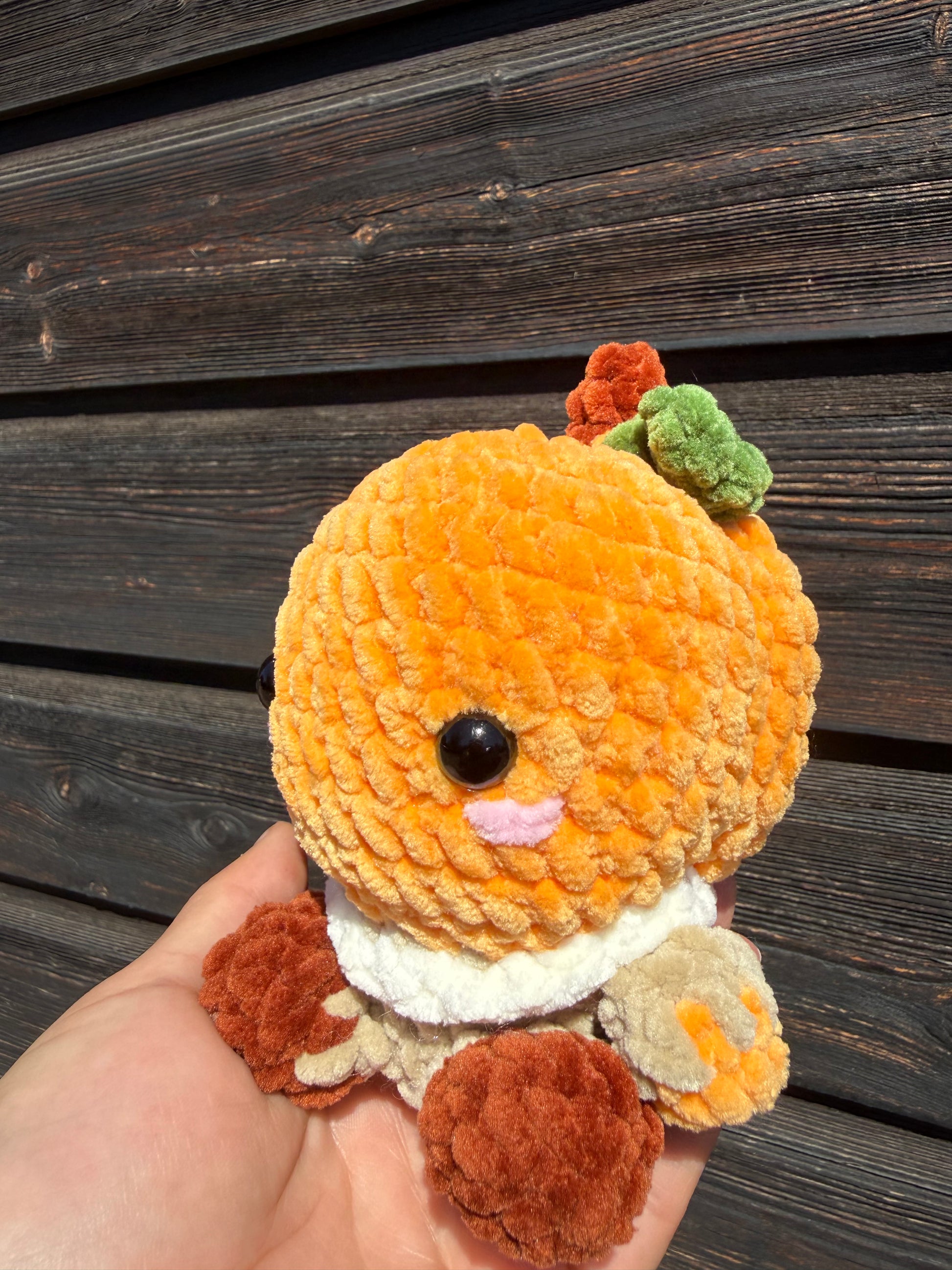 Gehäkelter Kürbis-Mann Amigurumi