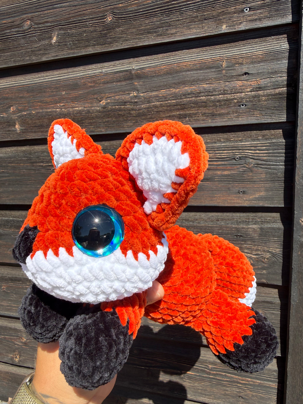 Handgehäkelter Fuchs aus Chenille-Wolle – ca. 31 cm