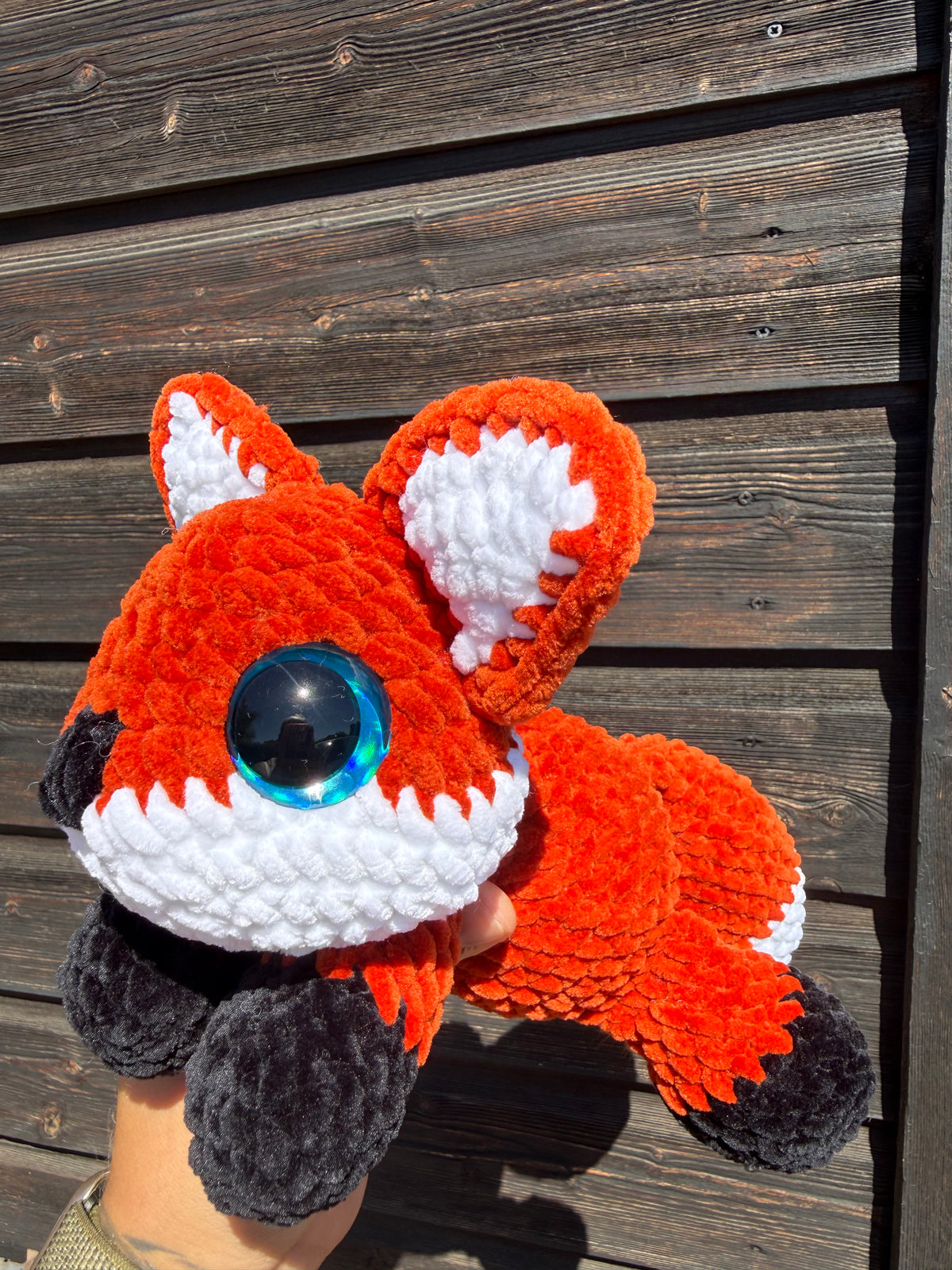 Handgehäkelter Fuchs aus Chenille-Wolle – ca. 31 cm