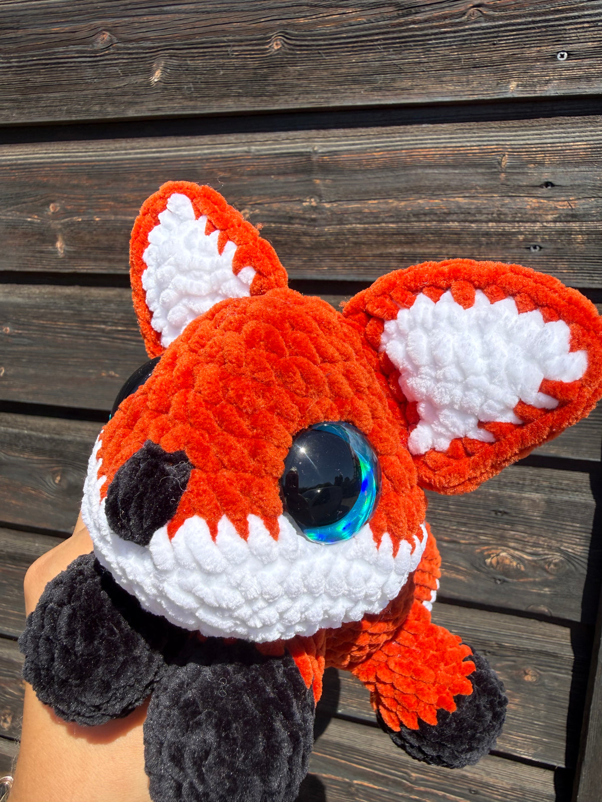 Handgehäkelter Fuchs aus Chenille-Wolle – ca. 31 cm