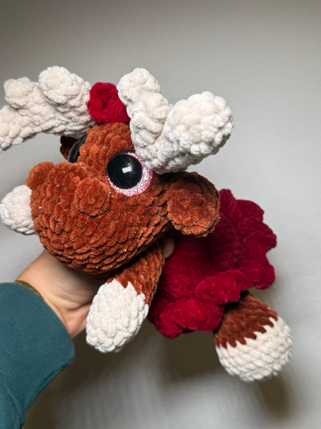 Gehäkeltes Elch-Mädchen aus Leami Chenille