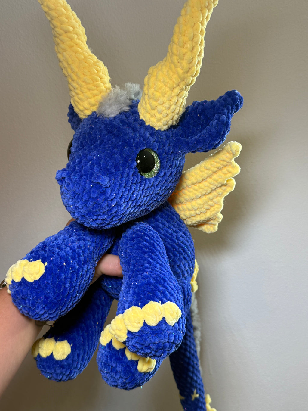 Gehäkelter Drache – Handgemachter Fantasiebegleiter 🐉