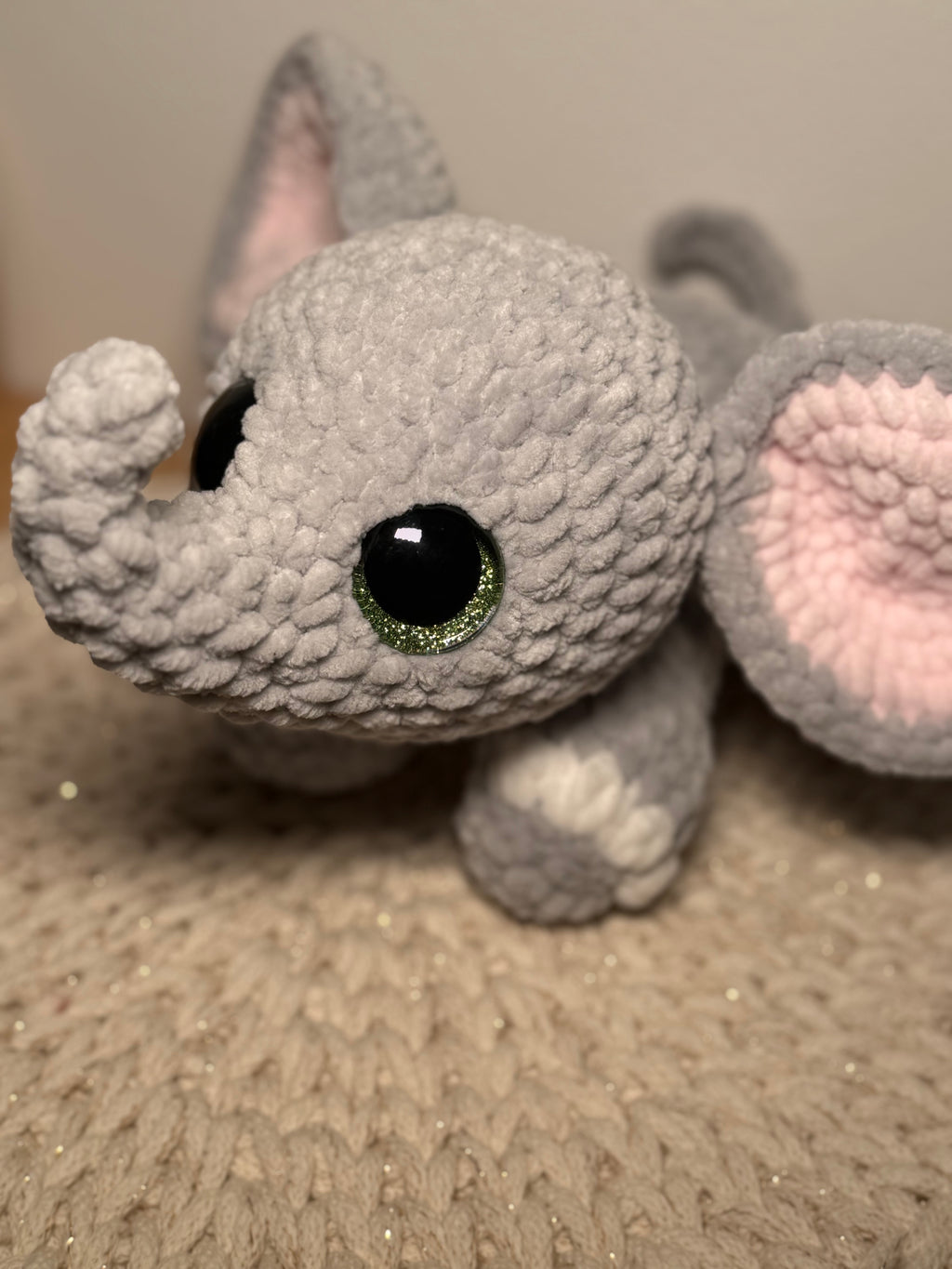 Handgehäkelter Elefant – ca. 27 cm