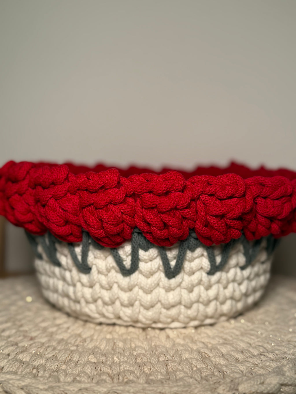 🌹 Handgehäkelter Korb in Rosen-Optik – Bobbiny 5 mm